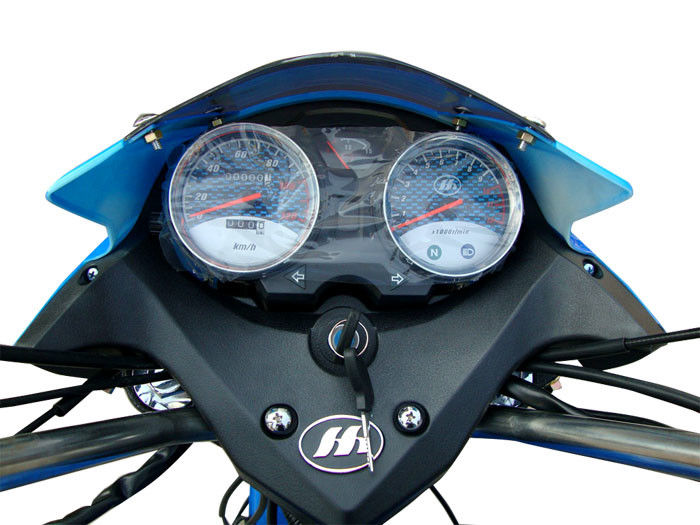 Τρίκυκλο φορτίου πολυασχόλων υδρόψυξης 200CC 3 με τον οδηγό άξονων για την παράδοση νερού
